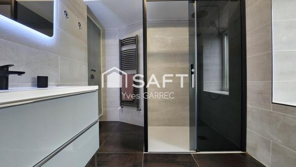 Corps de ferme de 222 m² entièrement rénovée  + 228 m2 annexes