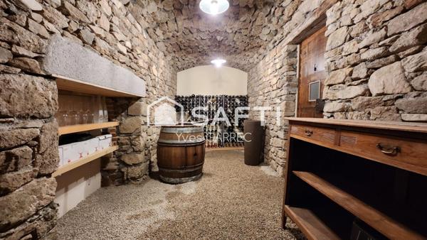 Corps de ferme de 222 m² entièrement rénovée  + 228 m2 annexes