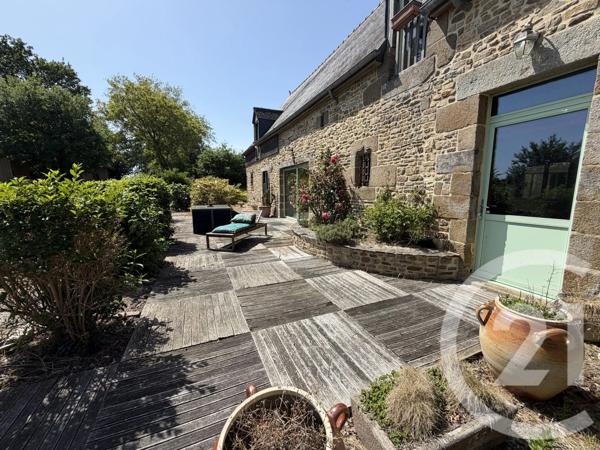 Maison à vendre  10 pièces - 297,30 m 2   NOYAL SOUS BAZOUGES  - 35