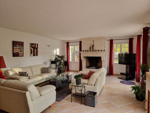 Vieux-Moulin (60350) MAISON CONTEMPORAINE DE 242 m²