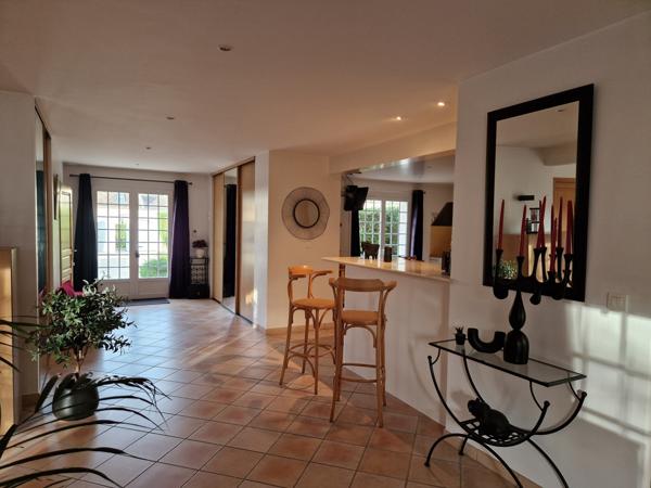 Vieux-Moulin (60350) MAISON CONTEMPORAINE DE 242 m²