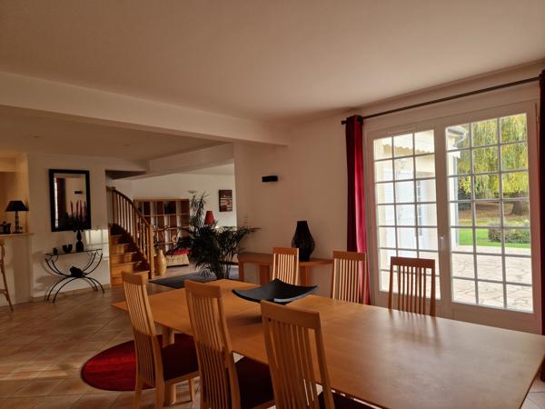 Vieux-Moulin (60350) MAISON CONTEMPORAINE DE 242 m²