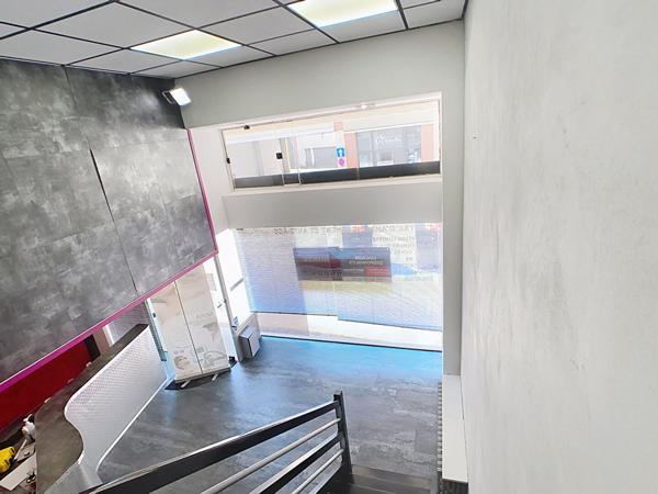 Local commercial Cholet 9 pièce(s) 150 m2