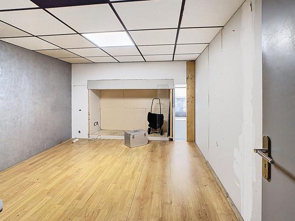 Local commercial Cholet 9 pièce(s) 150 m2