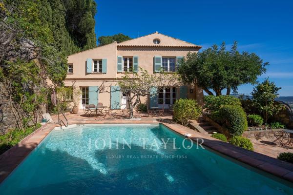 RARE : Maison de village avec Piscine