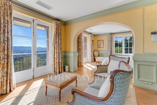 RARE : Maison de village avec Piscine