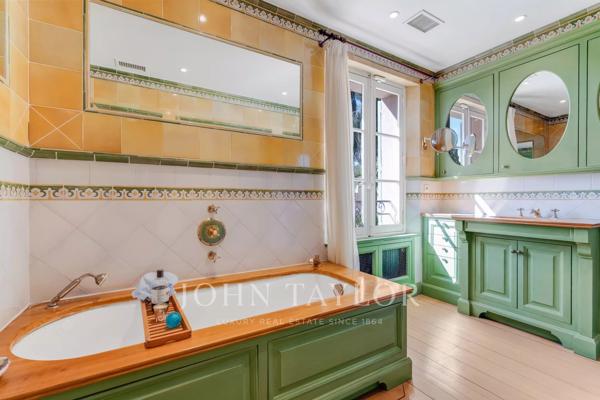 RARE : Maison de village avec Piscine