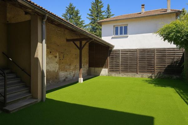 T4, moderne avec cour et parking