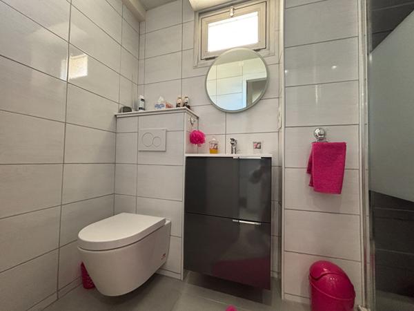 Maison à vendre - 4 chambres, grand terrain, proche écoles