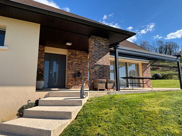 Maison à vendre - 4 chambres, grand terrain, proche écoles