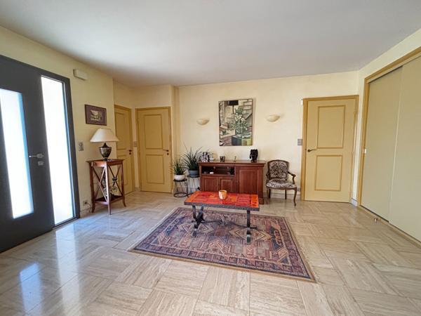 Maison à vendre - 4 chambres, grand terrain, proche écoles