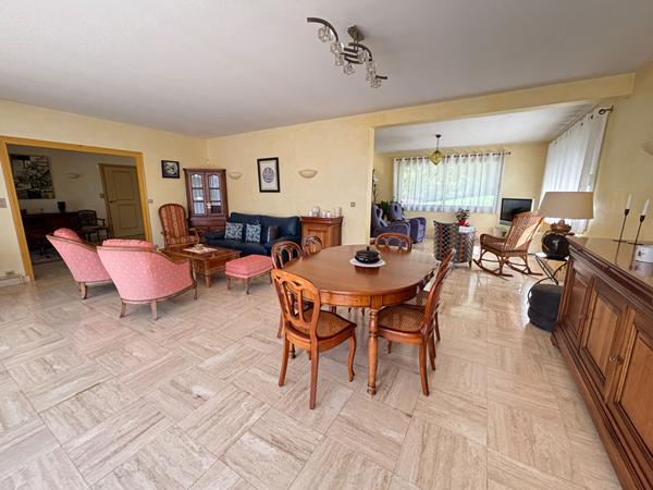 Maison à vendre - 4 chambres, grand terrain, proche écoles