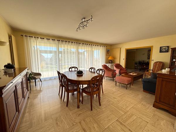 Maison à vendre - 4 chambres, grand terrain, proche écoles