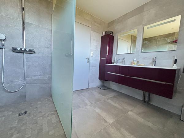 Maison à vendre - 4 chambres, grand terrain, proche écoles