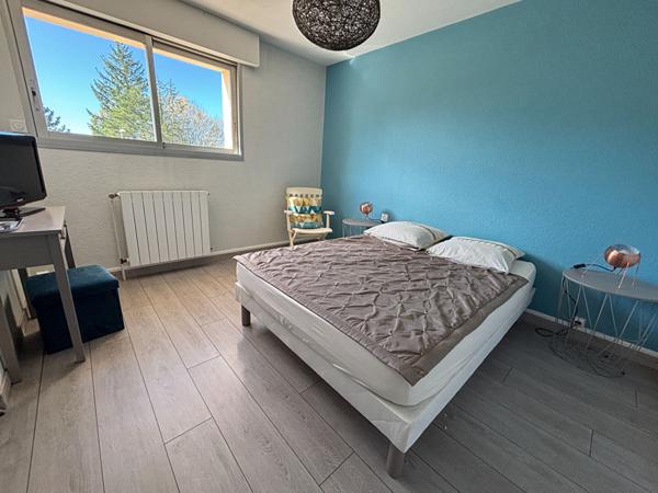 Maison à vendre - 4 chambres, grand terrain, proche écoles