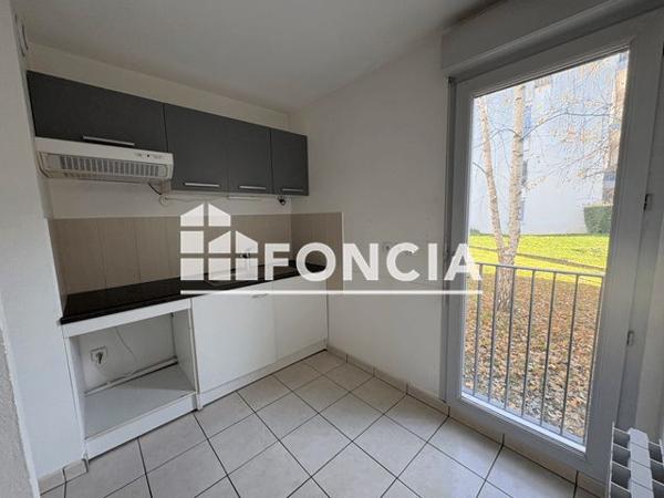 Location Appartement 2 pièces 48.31 m² - 31 RUE ANTOINE VACHER Meyzieu 69330