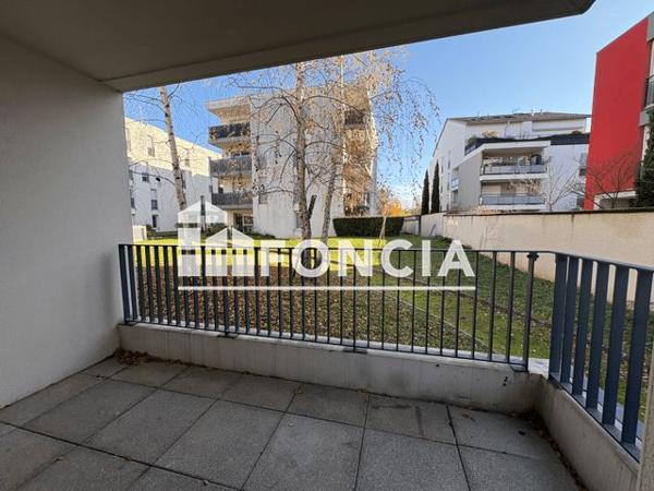 Location Appartement 2 pièces 48.31 m² - 31 RUE ANTOINE VACHER Meyzieu 69330