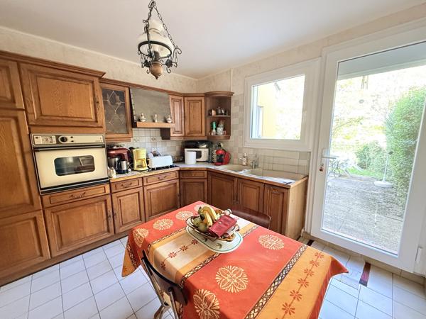 Coulommiers (77120) Maison avec jardin, garage et sous sol