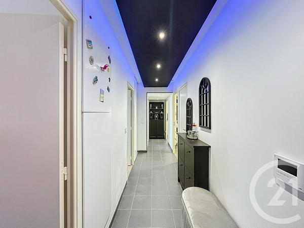 Appartement F4 à vendre  5 pièces - 83,14 m2 ST PRIEST - 69