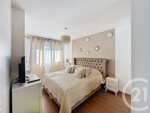 Appartement F4 à vendre  5 pièces - 83,14 m2 ST PRIEST - 69