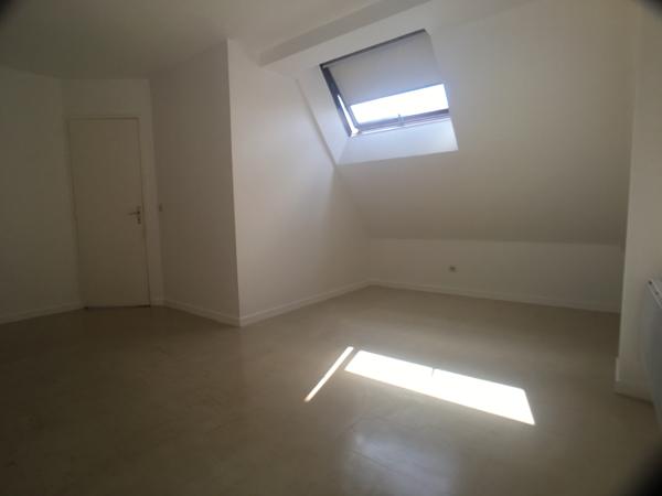 Corbeil-Essonnes (91100) Duplex située au BORD D'ESSONNE - secteur calme