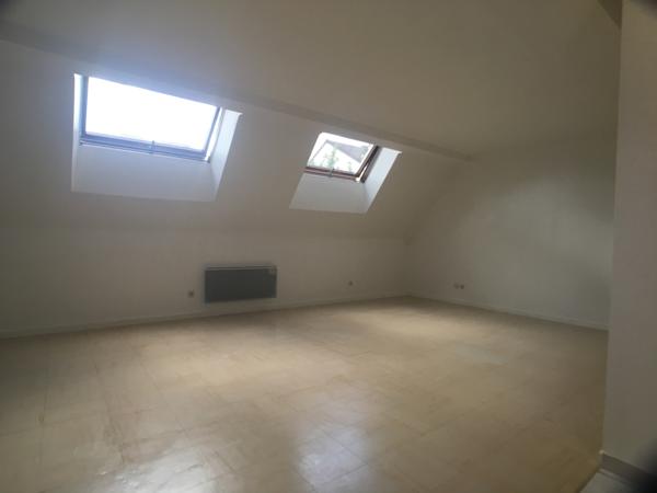 Corbeil-Essonnes (91100) Duplex située au BORD D'ESSONNE - secteur calme