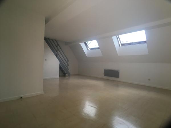 Corbeil-Essonnes (91100) Duplex située au BORD D'ESSONNE - secteur calme