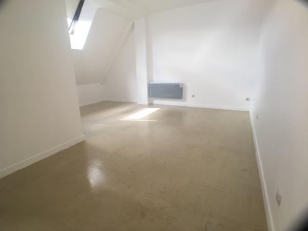 Corbeil-Essonnes (91100) Duplex située au BORD D'ESSONNE - secteur calme