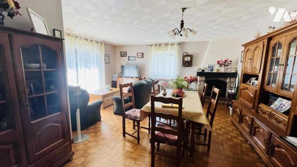 BAUD / Néo-bretonne des années 70 offrant 4 chambres