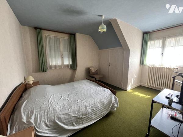 BAUD / Néo-bretonne des années 70 offrant 4 chambres