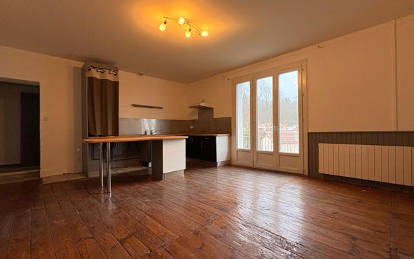 Appartement à louer    3 pièces •  Saint-Cyprien-sur-Dourdou