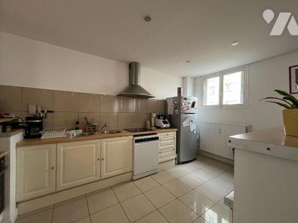 Appartement à Vendre à Troyes (10000) dans le département de l'Aube (10), Proche Centre ville e...