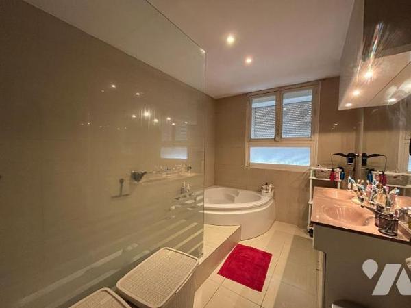 Appartement à Vendre à Troyes (10000) dans le département de l'Aube (10), Proche Centre ville e...