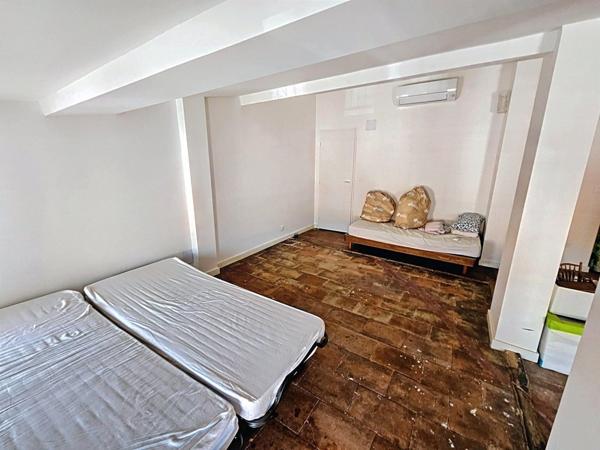 Maison bourgeoise rénovée avec garage et jardin