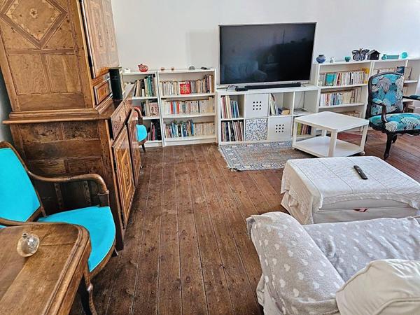 Maison bourgeoise rénovée avec garage et jardin