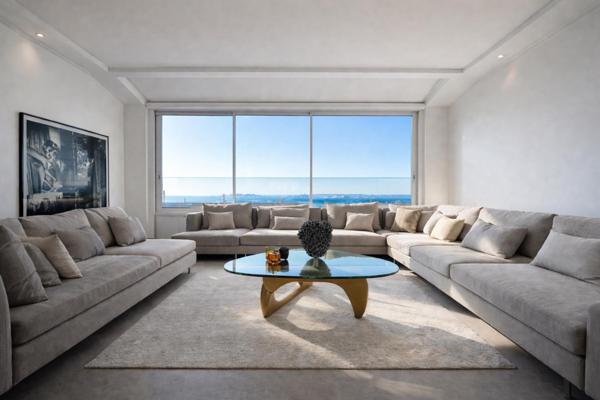 DUPLEX  EN DERNIER ÉTAGE AVEC TERRASSES & VUE MER