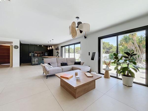 CANET EN ROUSSILLON - A VENDRE VILLA CONTEMPORAINE T5 AVEC JARDIN ET GARAGE