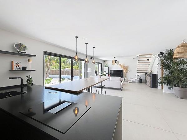 CANET EN ROUSSILLON - A VENDRE VILLA CONTEMPORAINE T5 AVEC JARDIN ET GARAGE