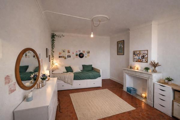 Vaste maison familiale avec jardin dans le centre