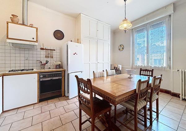 Immeuble de rapport avec 5 lots, dépendances et fort potentiel à Montauban