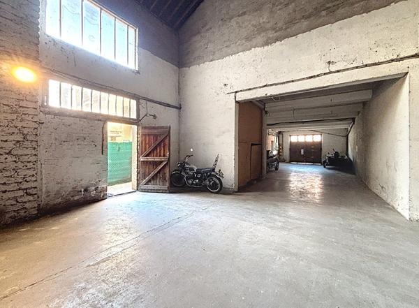 Immeuble de rapport avec 5 lots, dépendances et fort potentiel à Montauban