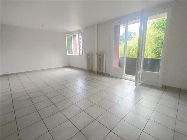 Appartement à louer 650 € CC MONTLUCON 4 p 99 m² DPE D