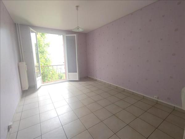 Appartement à louer 650 € CC MONTLUCON 4 p 99 m² DPE D