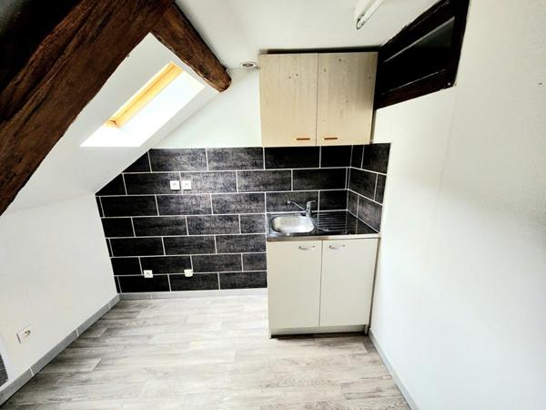 Baisse de prix : Les Andelys - Immeuble de rapport de 3 logements  dont 2 loués pour une rentabilité de 18.240 par an.- Prix 185.000