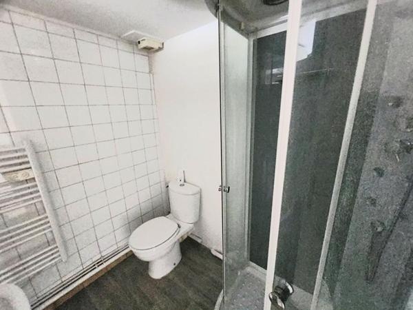 Baisse de prix : Les Andelys - Immeuble de rapport de 3 logements  dont 2 loués pour une rentabilité de 18.240 par an.- Prix 185.000