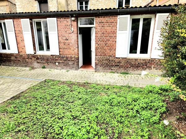 Baisse de prix : Les Andelys - Immeuble de rapport de 3 logements  dont 2 loués pour une rentabilité de 18.240 par an.- Prix 185.000