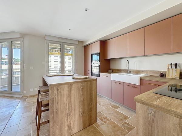 Lyon (69007) Appartement Type de 89,29 m2 ,T4 d'exception rénové avec prestations haut de gamme Lyon 7ème(Avenue Jean Jaur