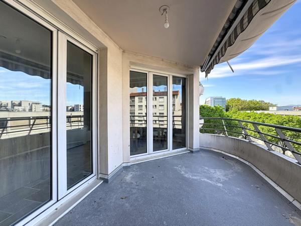 Lyon (69007) Appartement Type de 89,29 m2 ,T4 d'exception rénové avec prestations haut de gamme Lyon 7ème(Avenue Jean Jaur