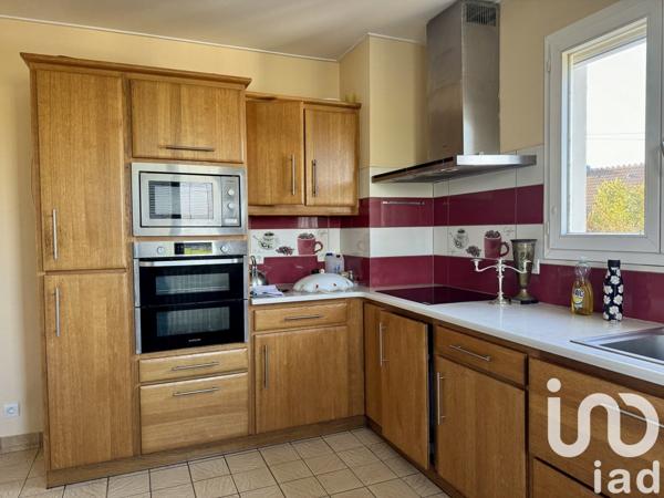 Maison 5 pièces de 110 m² à Sainte-Suzanne-sur-Vire (50750)