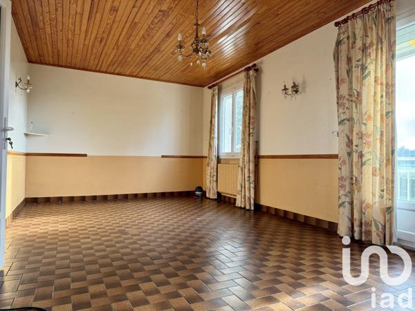 Maison 5 pièces de 110 m² à Sainte-Suzanne-sur-Vire (50750)